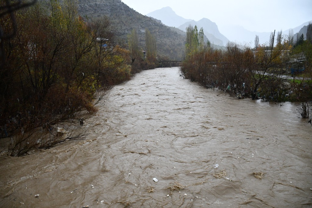 Sağanak Yağış Şırnak'ta etkili oldu