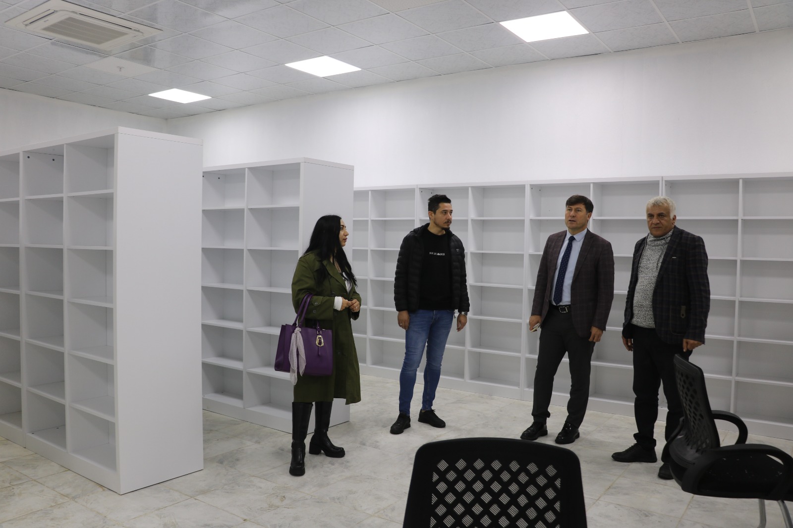 Cizre Milli Eğitim Müdürü 100. Yıl Halk Kütüphanesinde incelemelerde bulundu