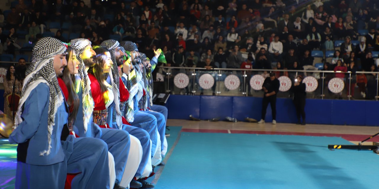 Sanat Topluluğundan Muhteşem Gösteri