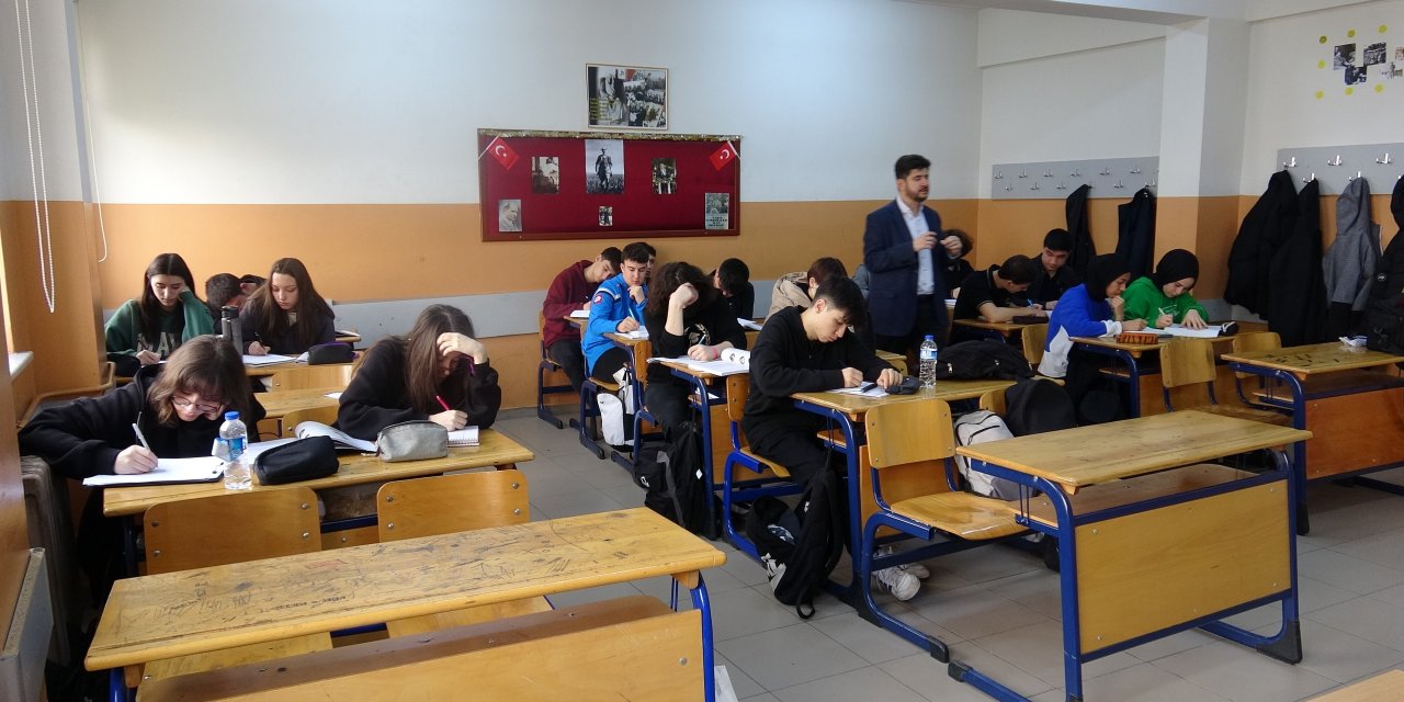 Güçlükonak'tan Kütahya'ya uzanan Görme Engelli öğretmenin azmi