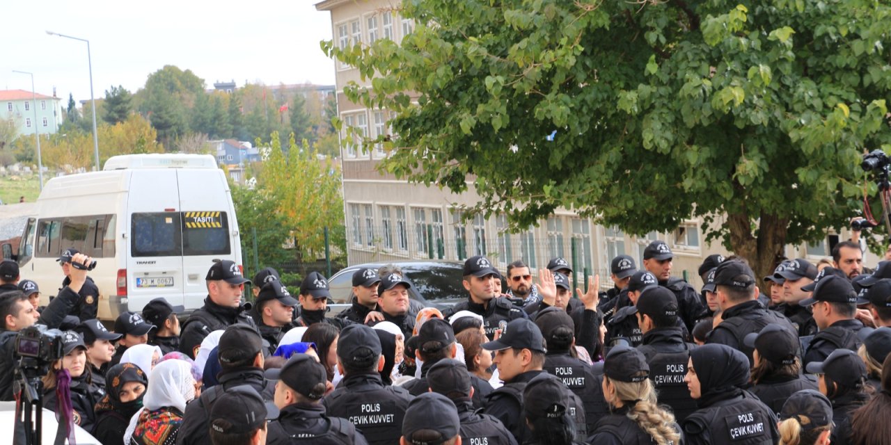 Şırnak'ta izinsiz gösteri: 21 gözaltı