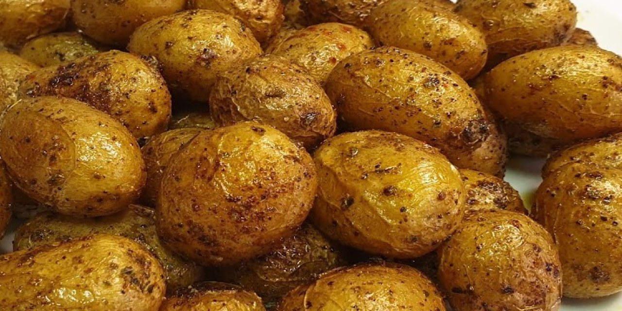 Mutfakta yeni trend! Patates haşlamasını fıstık soyar gibi soymanın yöntemi