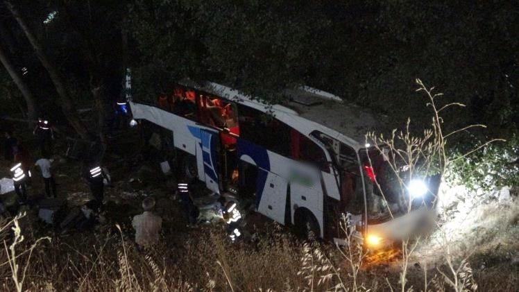 Otobüs Kazasında 11 Kişi öldü