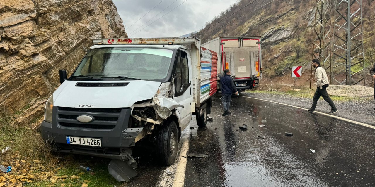 Beytüşşebap'ta Maddi Hasarlı Kaza