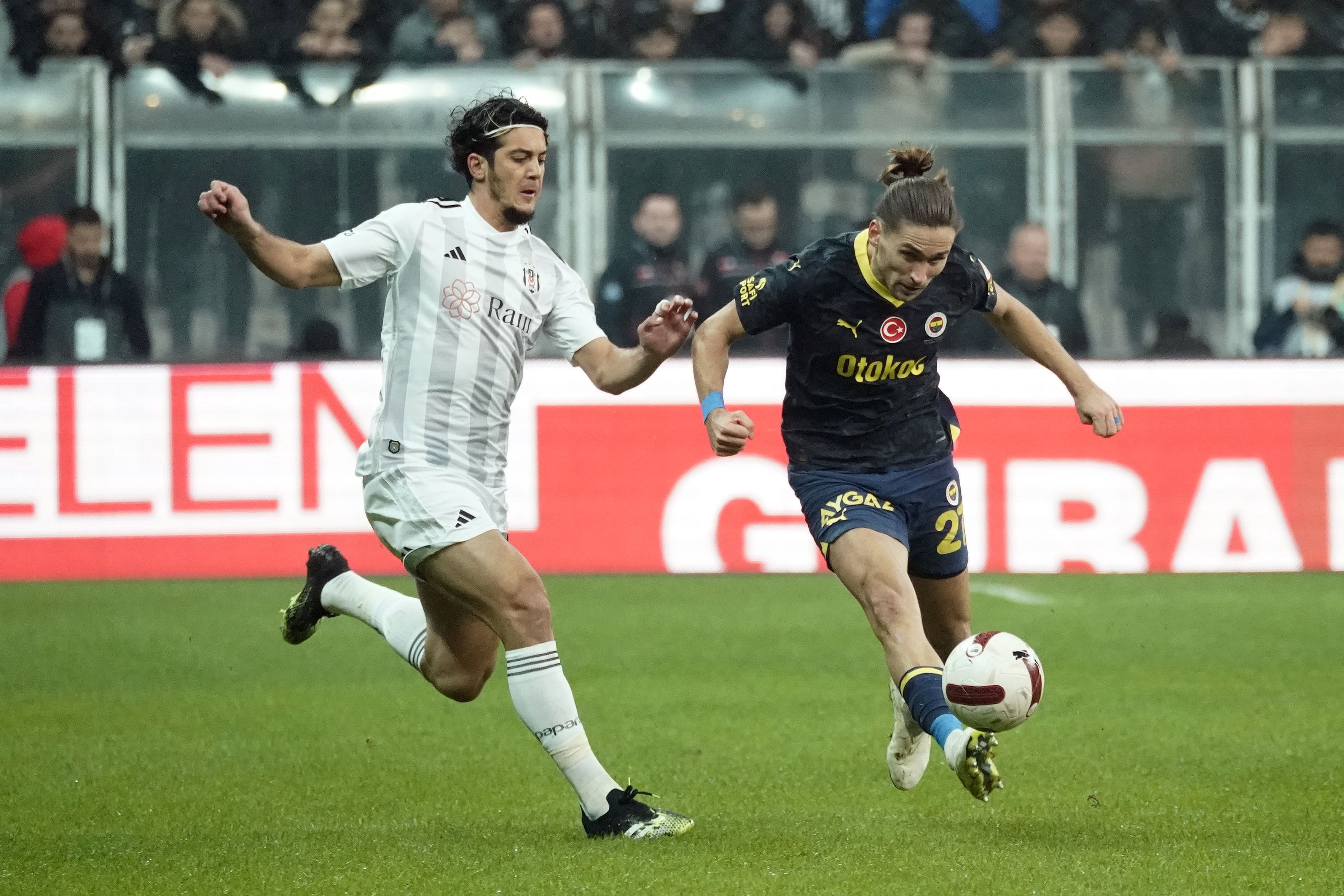 Fenerbahçe deplasmanda Beşiktaş'a Kabusu Yaşattı