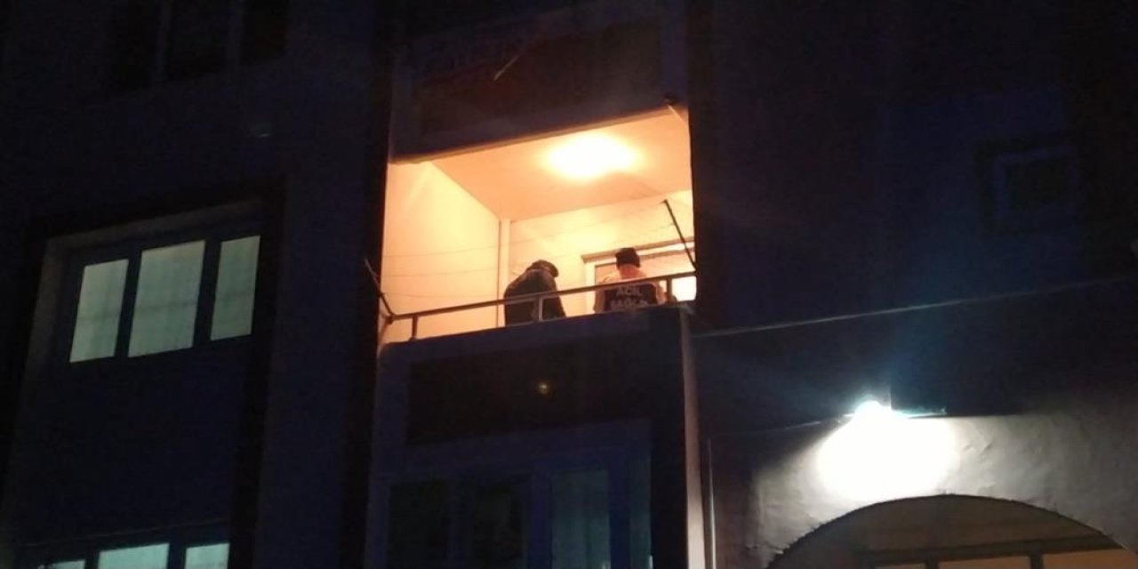 Evinin balkonunda ölü bulundu