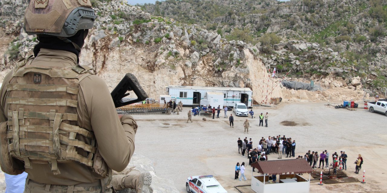 Şırnak’ta beklenen kuyularda açıldı, Artık her yer Petrol fışkırıyor!