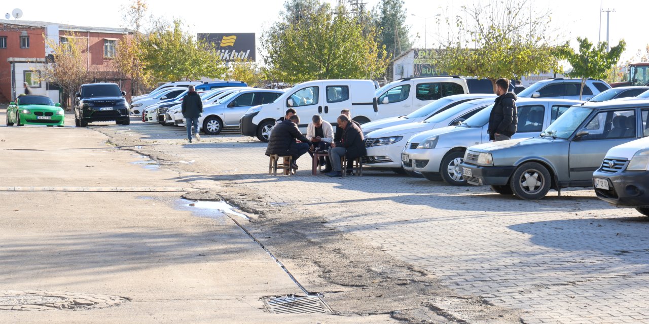 İkinci el araç fiyatları düştü ama alan yok