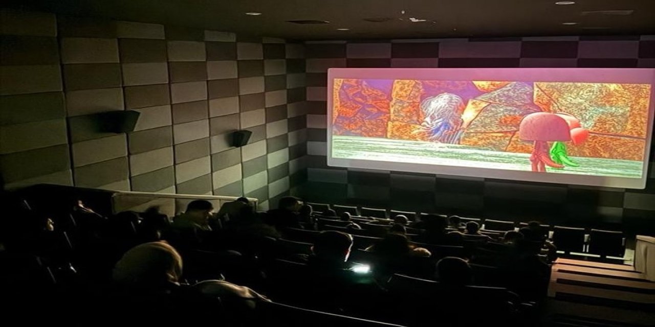 Cizre’de Özel Çocukların Sinema Keyfi
