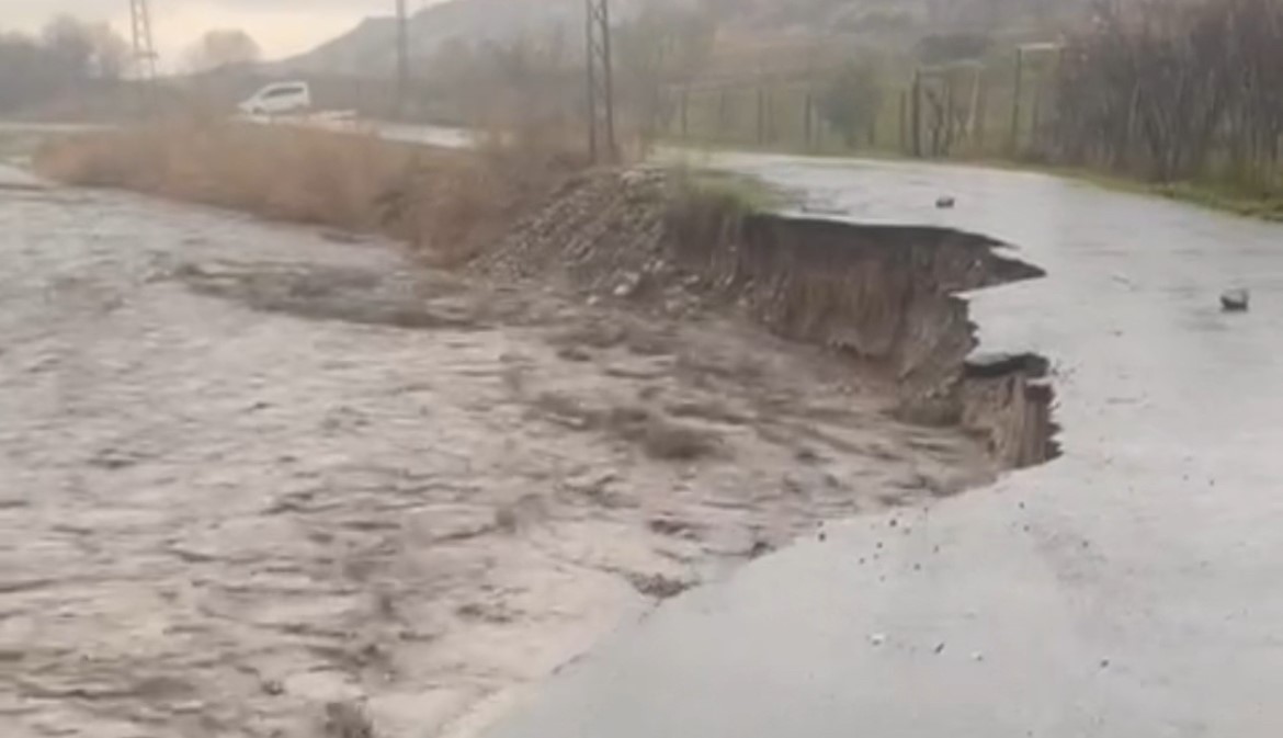 Sağanak Yağış Silopi'de dereleri taşırdı