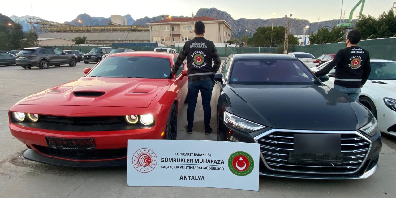 Gümrüğe Takılan Milyonluk Araçlar