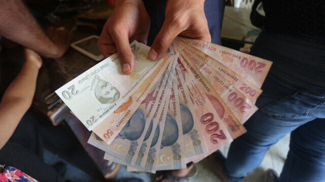 Çalışan emeklilerin ödemeleri hesaplara yatırıldı