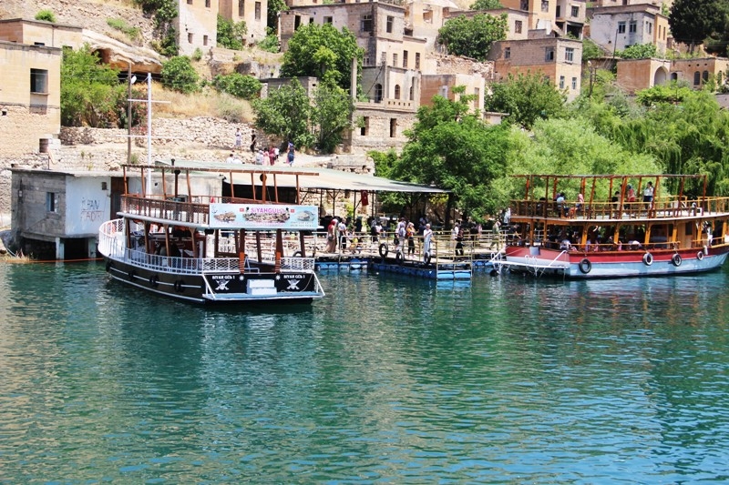 SAKİN ŞEHİR HALFETİ'DE TURİZM HAREKETLİLİĞİ BAŞLADI