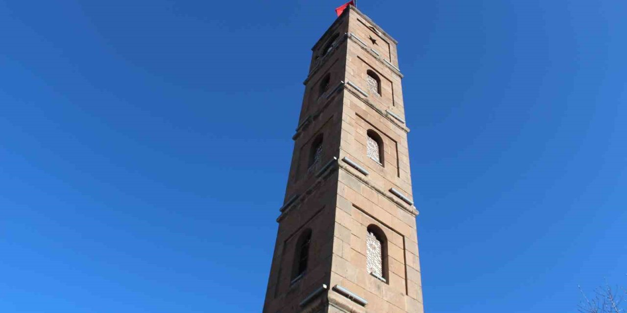 Siirt’te 1000 yıllık saat 5 yıl aradan sonra yeniden aktif hale getirildi