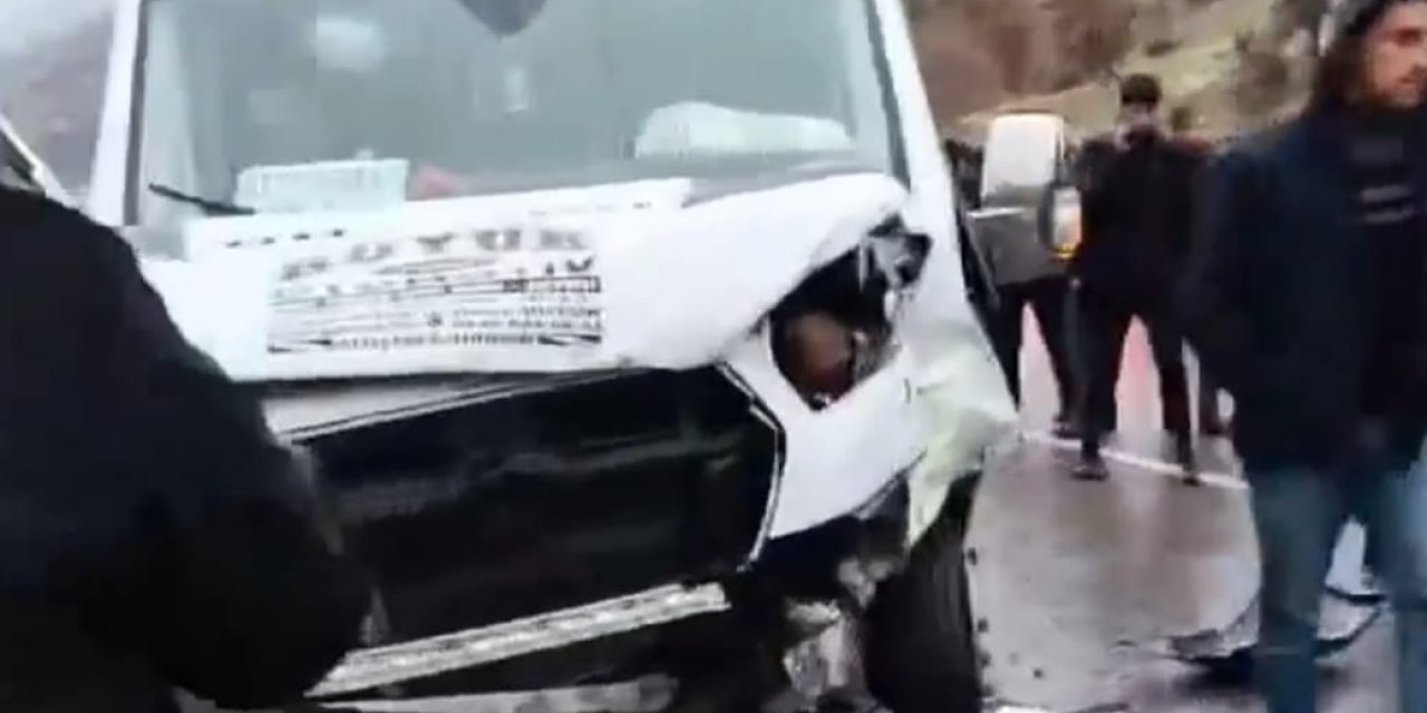 Şırnak'ta maddi hasarlı trafik kazası