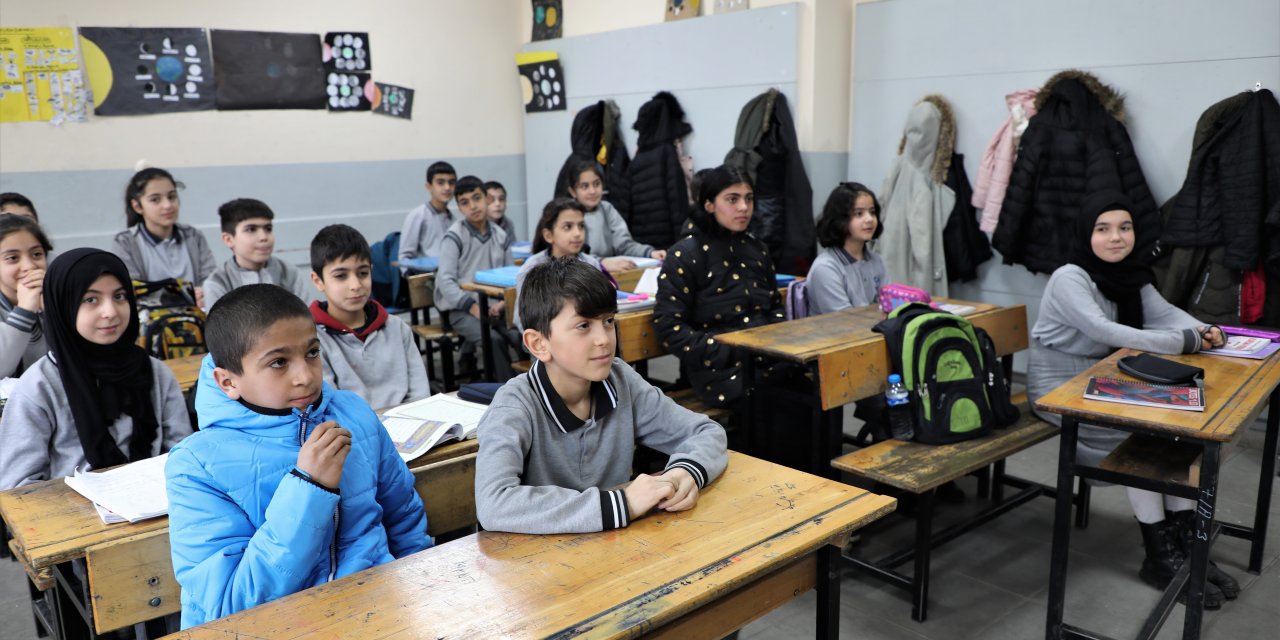 Bu Proje 390'ı Kız toplam 853 çocuğu okul sıralarına yerleştirdi