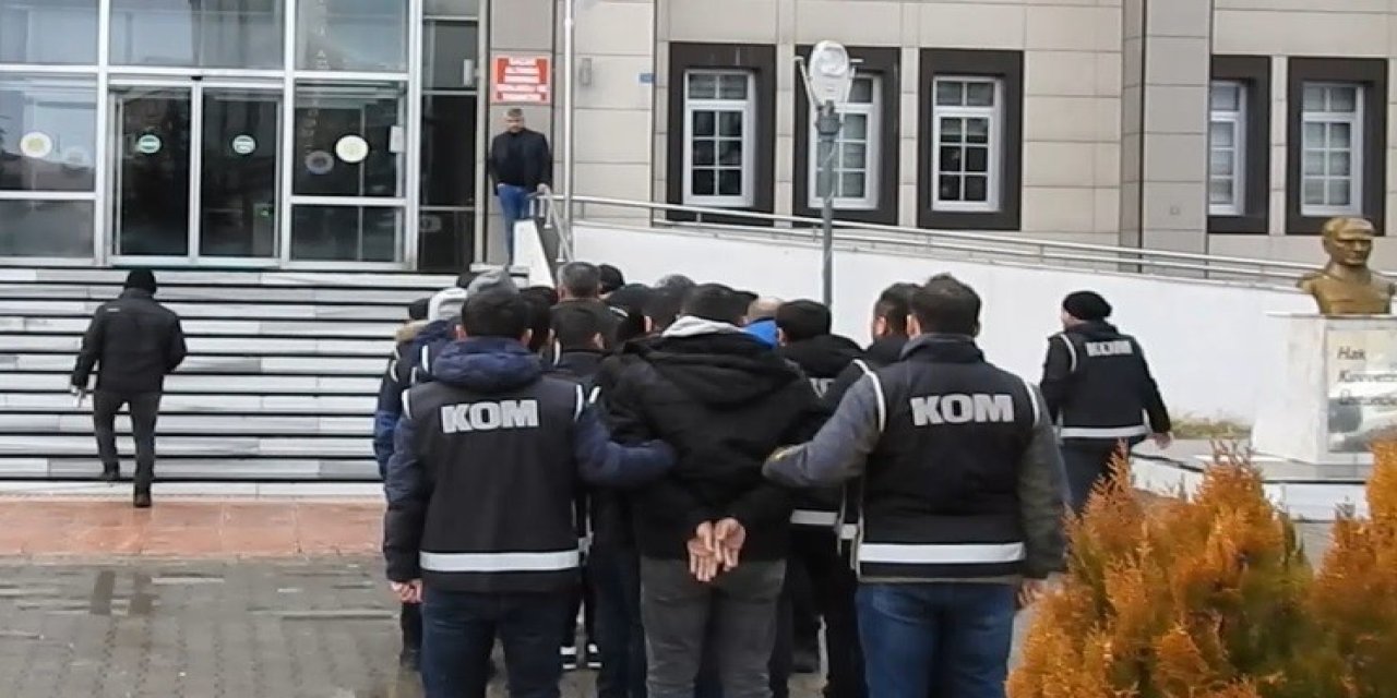 MEB'e ait kömür çalındı;Şüpheliler Şırnak'ta suç üstü yakalandılar