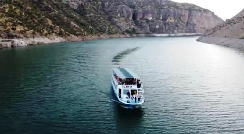 Akdeniz kanyonlarını aratmayan Botan Çayında tekne turları başladı