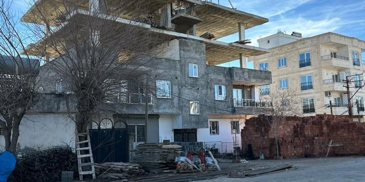 Duvar yıkıldı altında kalan şahış kurtarılamadı