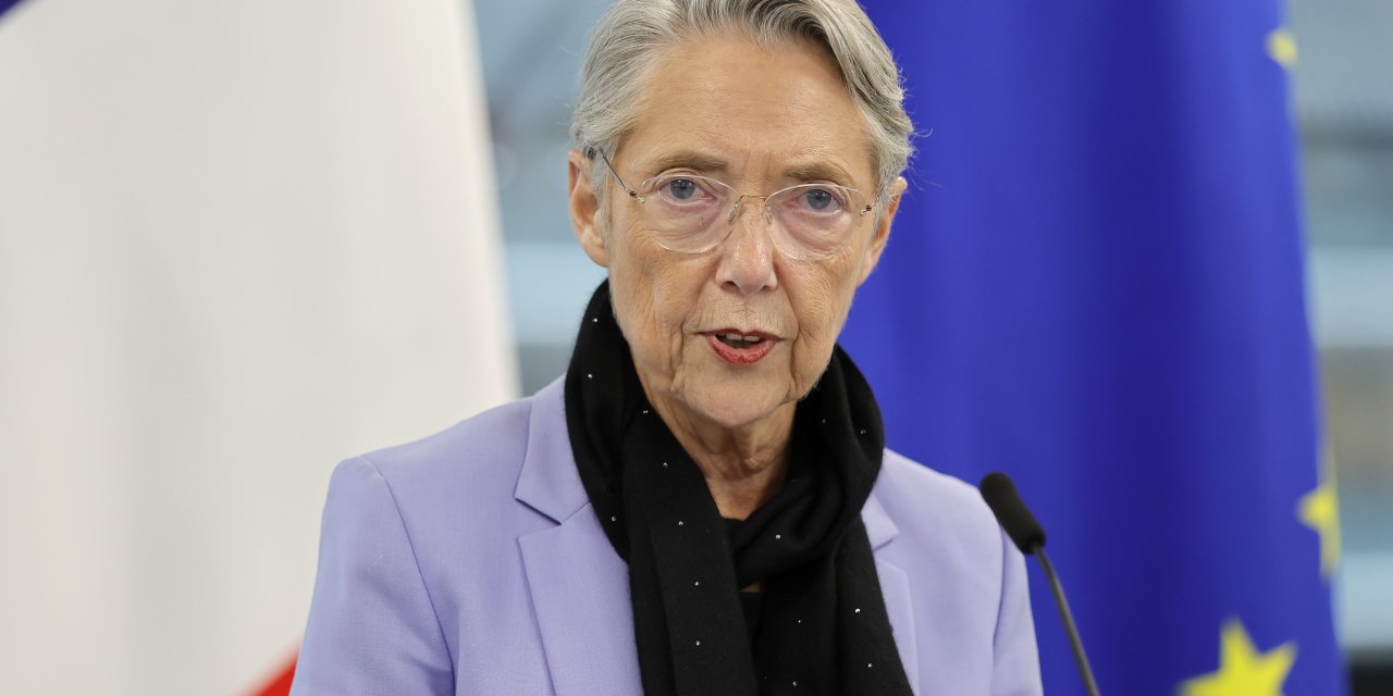 Fransa'nın ikinci Kadın Başbakan'ı Elisabeth Borne istifa etti
