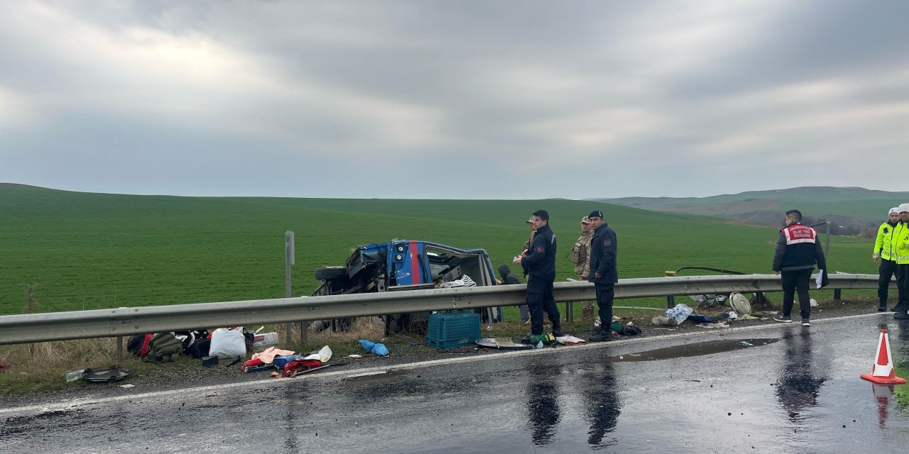 Cezaevi nakil aracı şarampole yuvarlandı: 20 yaralı