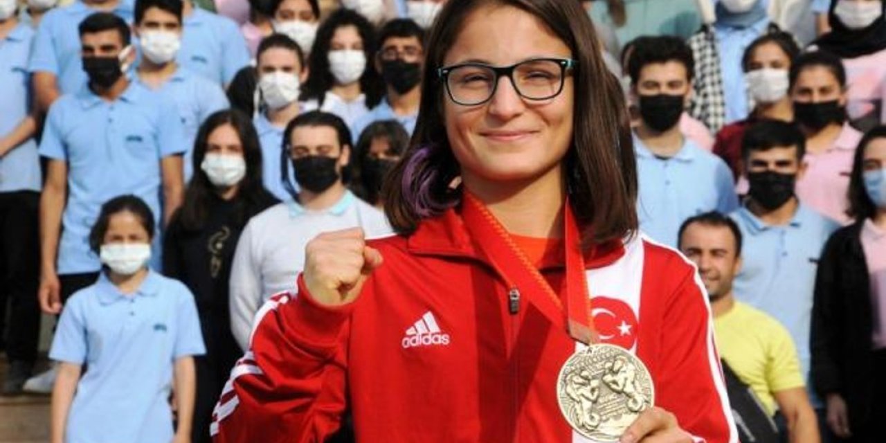 Cizreli Milli Boksör Yalgettekin Şampiyonluk için Ringe çıkıyor. Zorlu Randevu TRT’de Canlı yayınlanacak