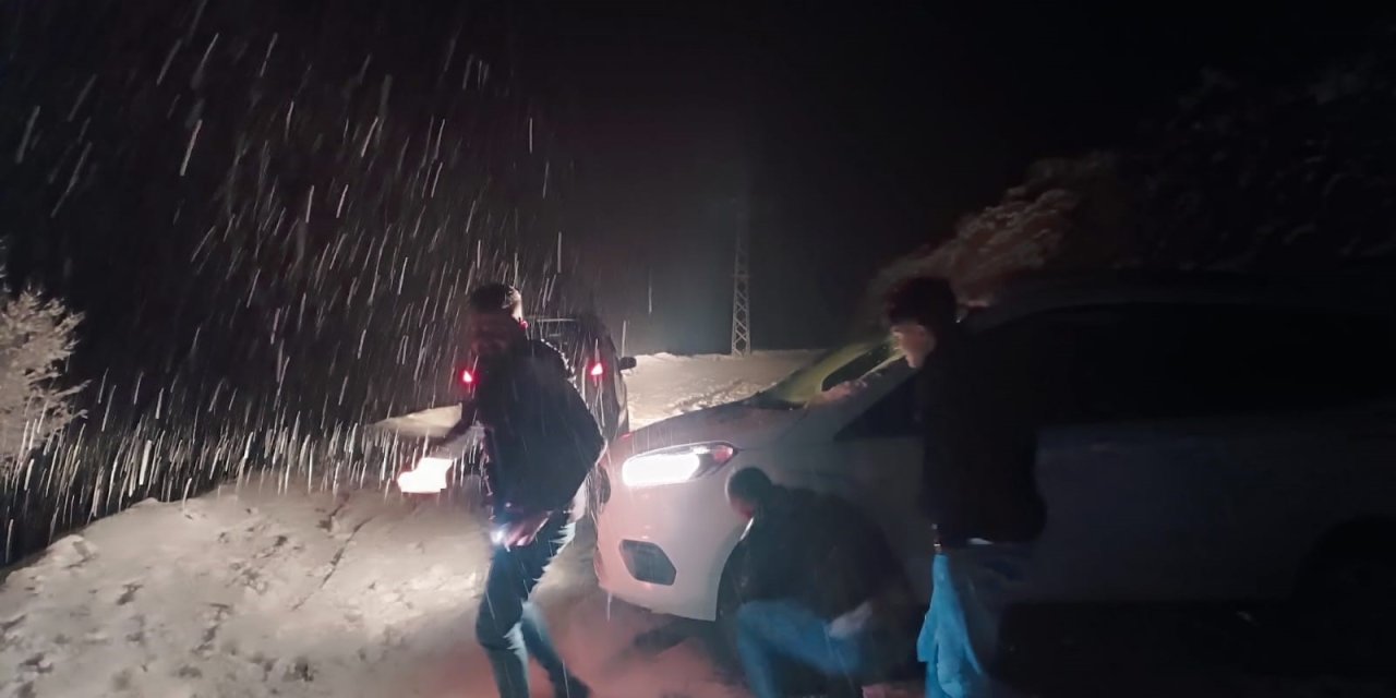 Karda Mahsur kalan 7 kişi kurtarıldı