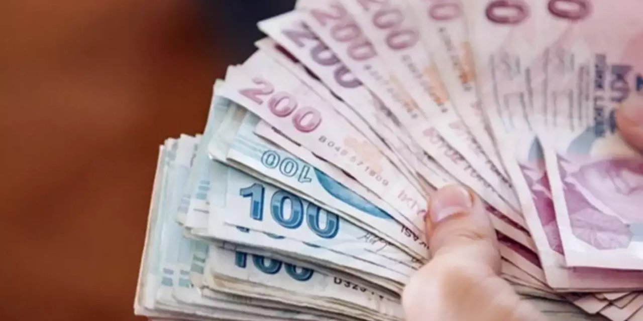 SSK ve Bağkur emeklisine ek zam müjdesi, en düşük emekli aylığı ne kadar artırıldı?