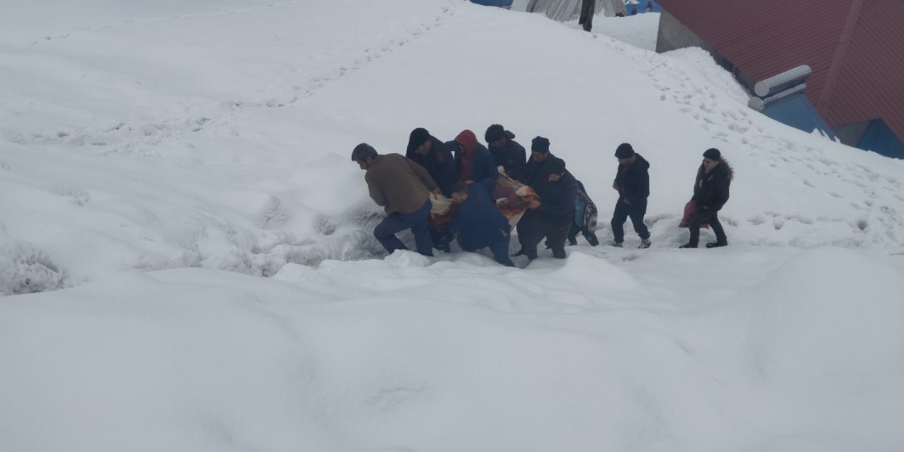 81 yaşındaki hastayı kurtarma çabaları saatlerce sürdü