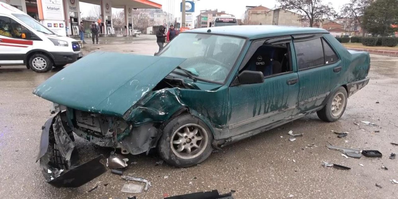 trafik kazası: 3 yaralı