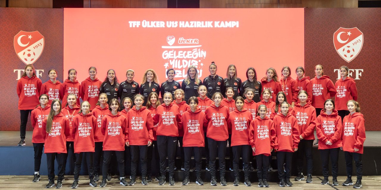 Şırnaklı Rojda yıldızlar kampında