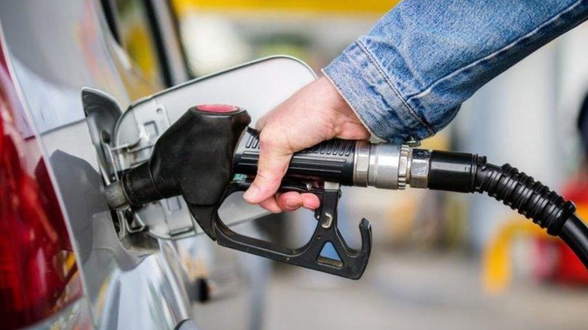 24 saat geçmeden ikincisi geliyor: Motorin ve benzine dev zam