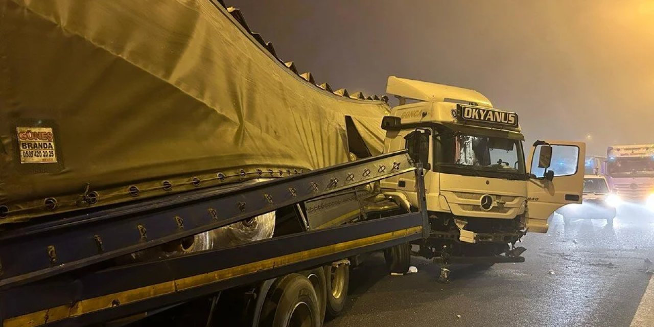 Yolcu otobüsü ile tır çarpıştı: 19 yaralı