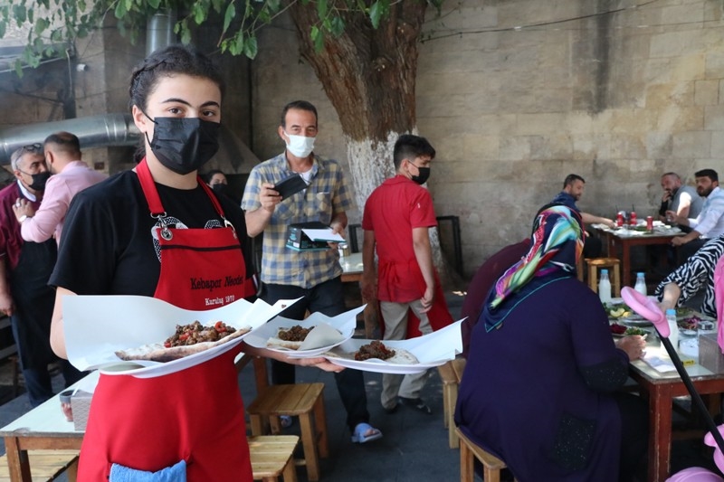 Gastronomi kentinin kebapçıları tekrardan eski günlerine döndü