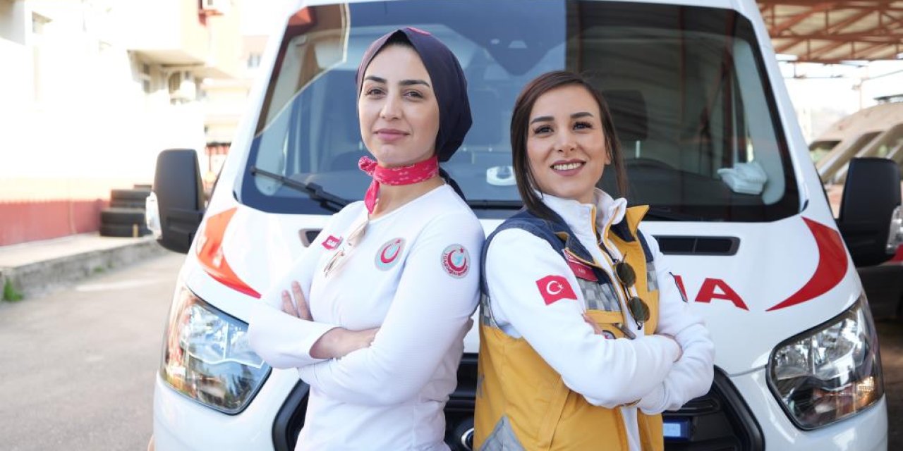 İki kadın sürücü hayat kurtarmak için zamanla yarışıyor