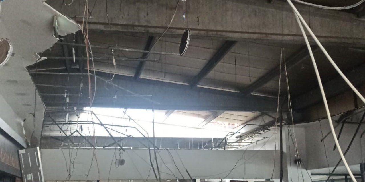 Zincir restoranın asma tavanı çöktü onlarca kişi ölümden döndü