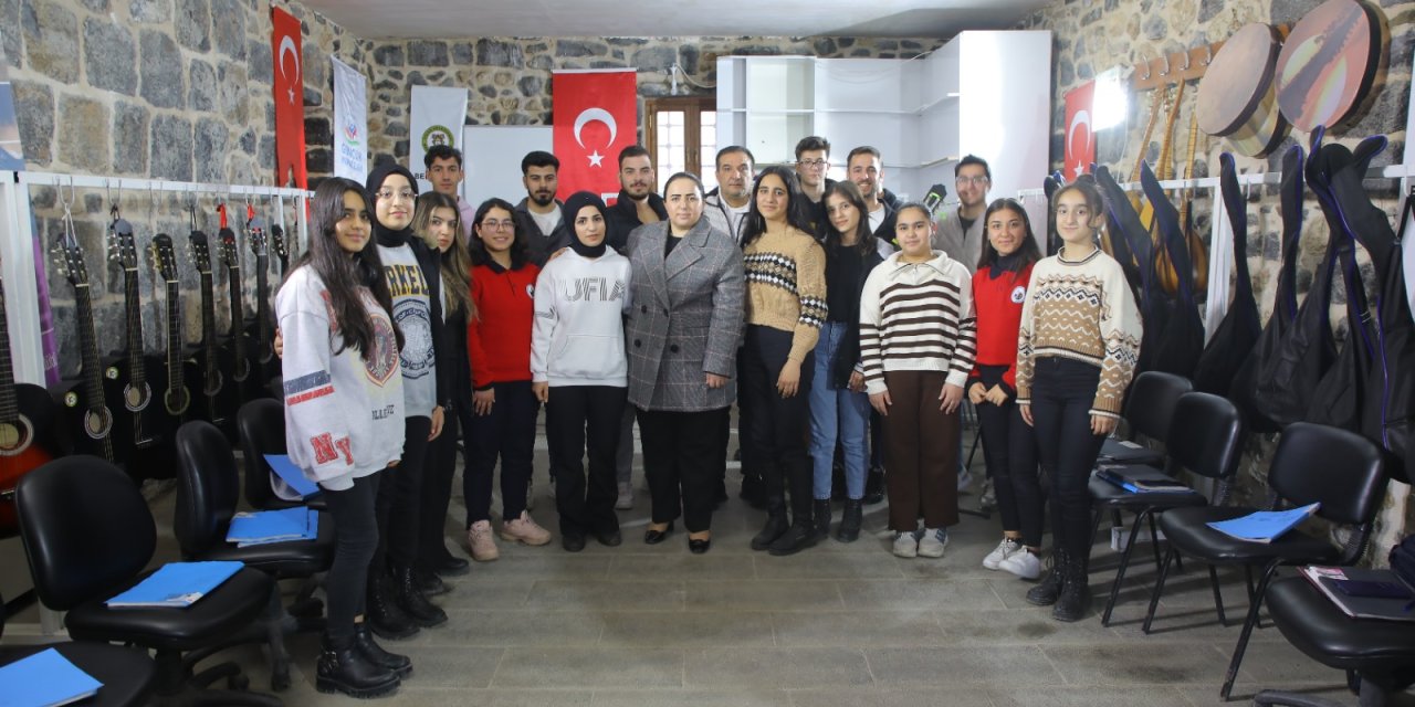 Kaymakam Demir’den ‘‘El Cezeri” Korosu’na ziyaret