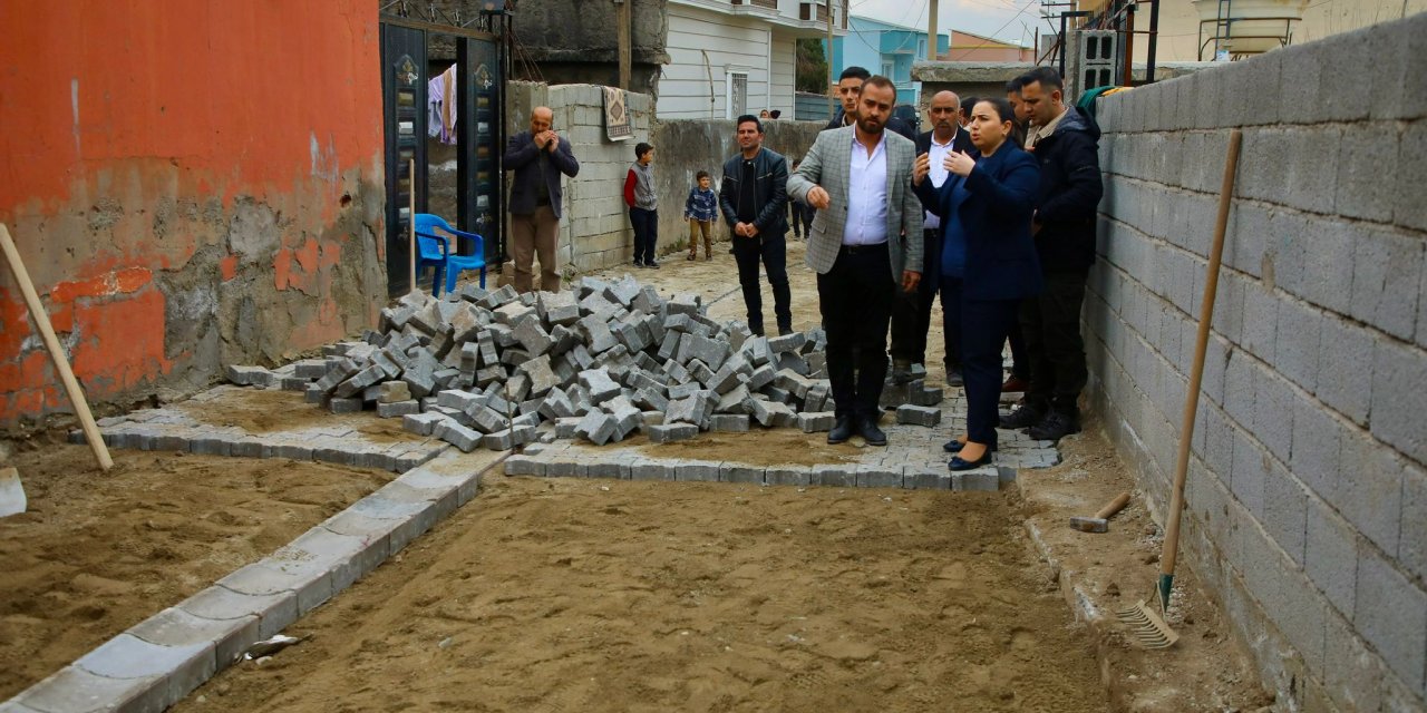 Kaymakam Demir, Parke döşeme çalışmalarını yerinde inceledi
