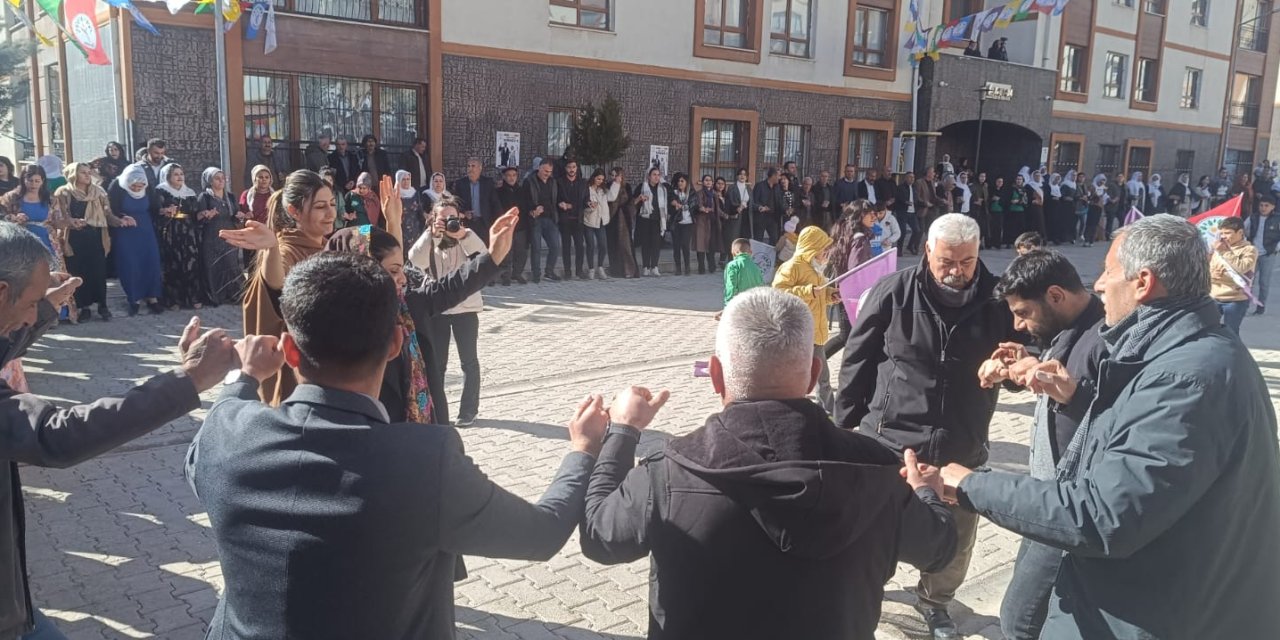 DEM Parti Şırnak’ta seçim bürosunu açtı