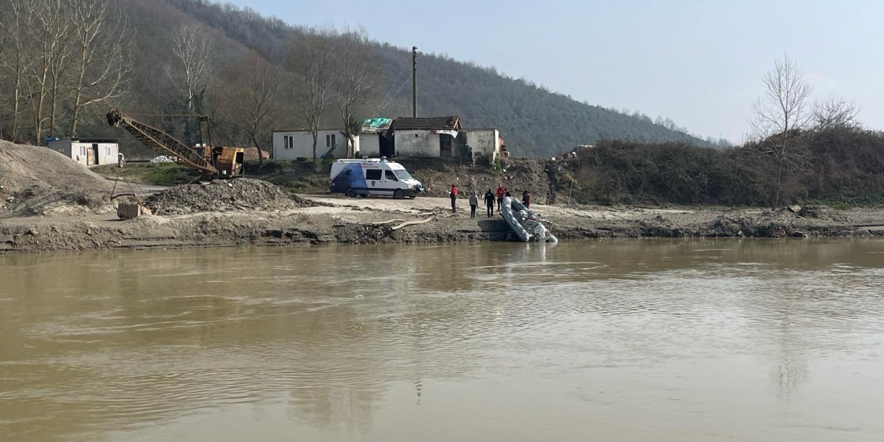 Nehirde cesedi bulunmuştu: Eşi ve oğlu gözaltına alındı