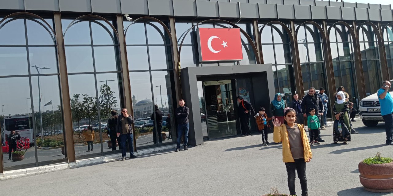 Şırnak mahallesinde oturan kızın durumu ciddi: O ilçenin başkanı yardım eli uzattı