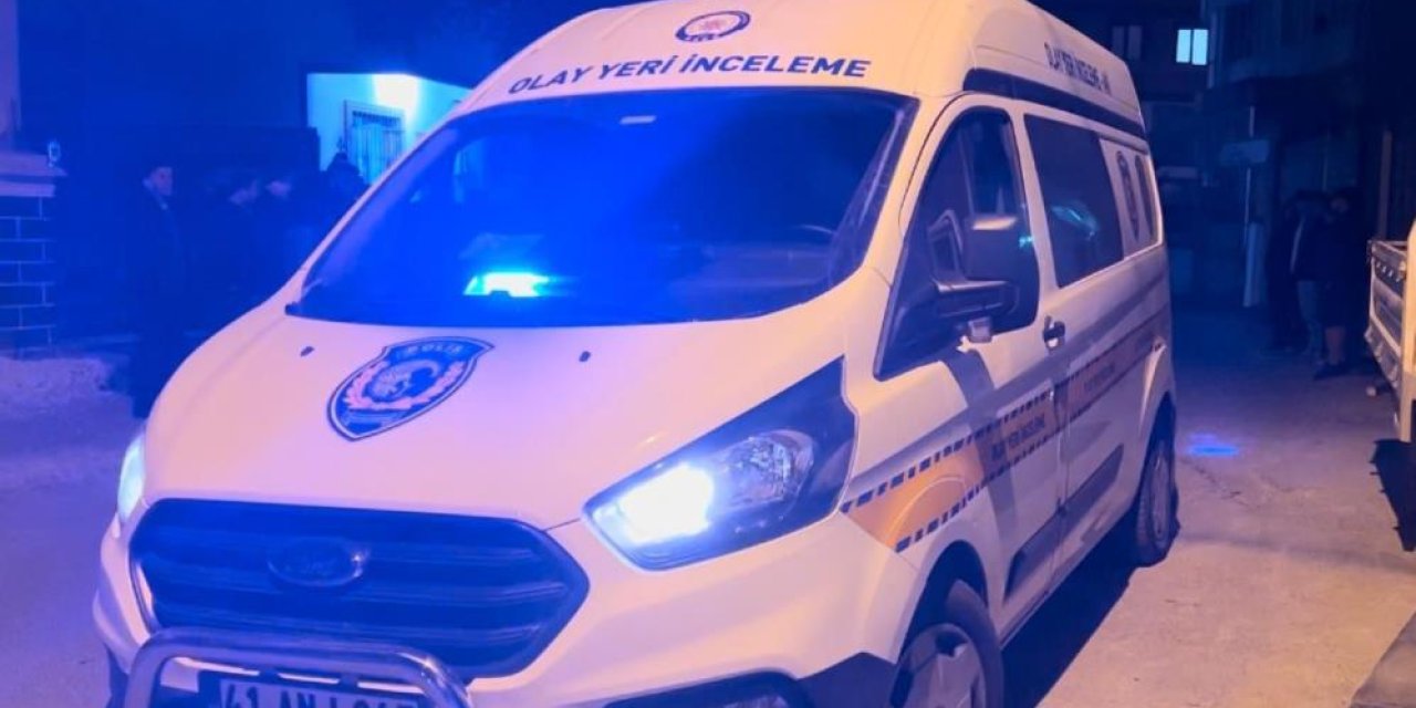 Evinde baygın halde bulunan 8 aylık hamile kadın öldü