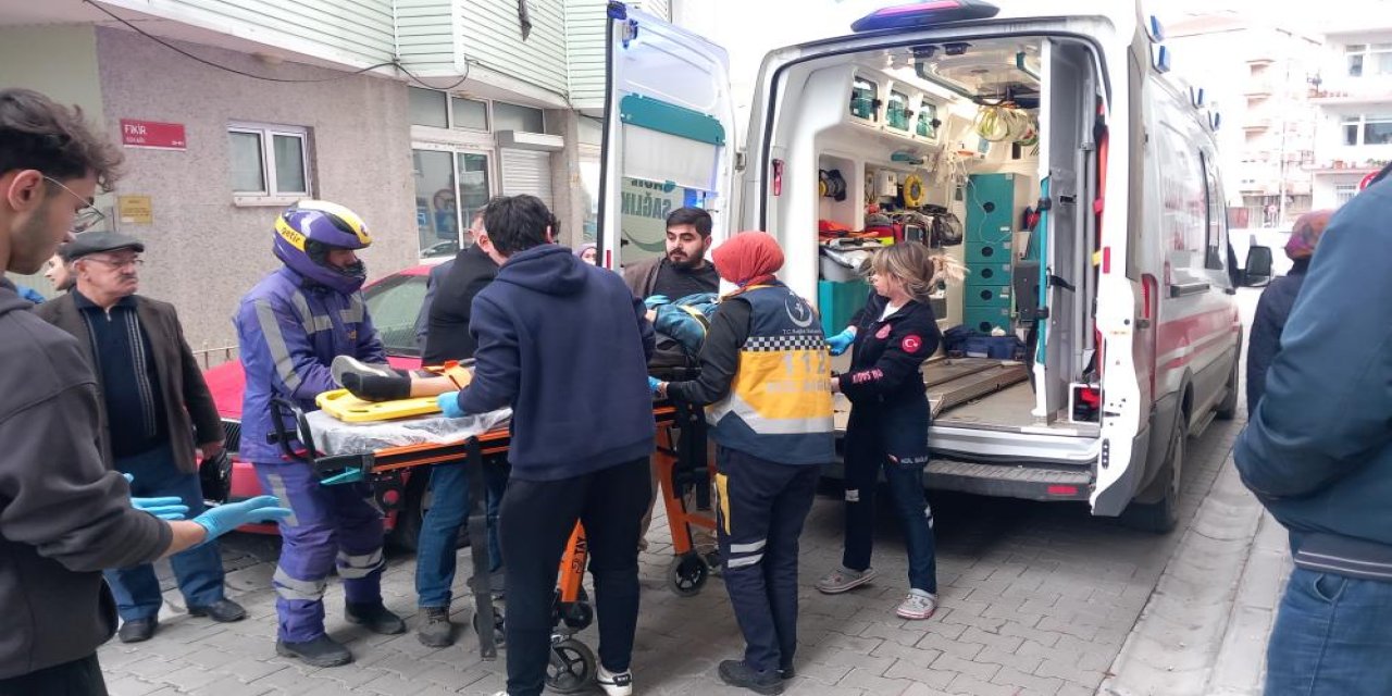 Temizlik yaptığı çatıdan düşerek hayatını kaybetti