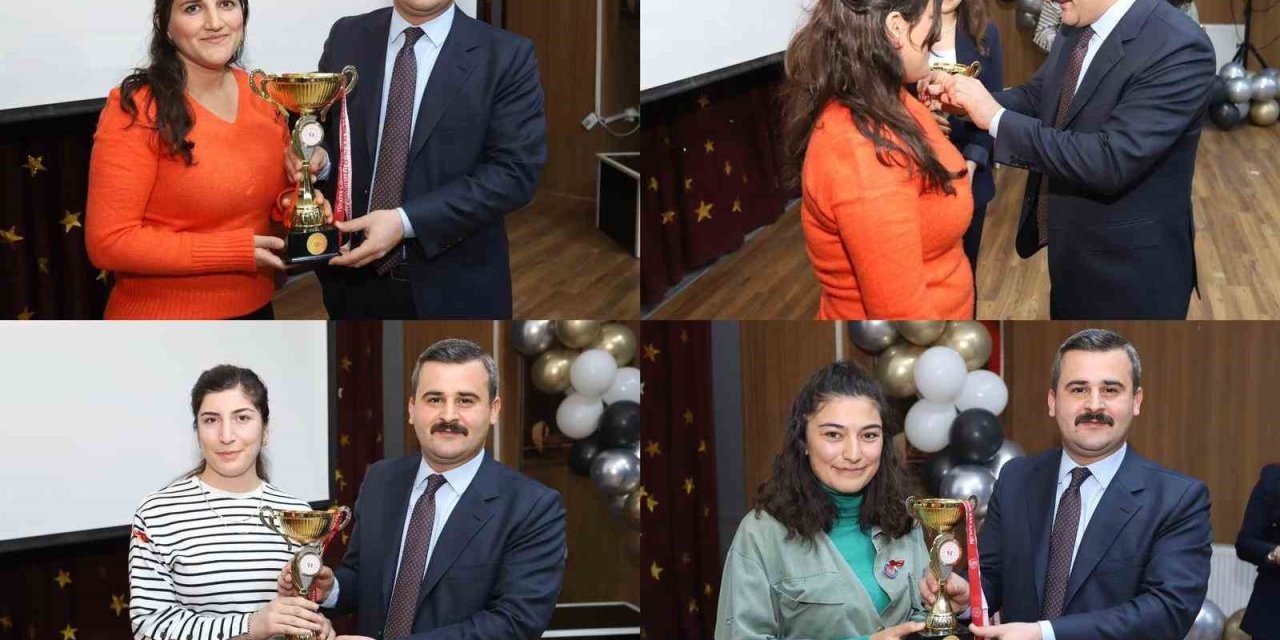 Hakkari'ye bağlı Çukurca’da öğretmenler arası bilgi yarışması düzenlendi