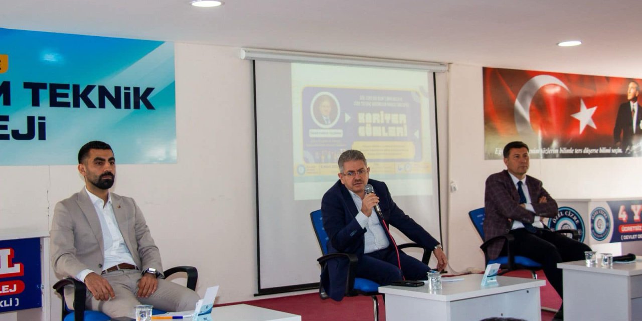 Cizre Milli Eğitim Müdürü ve TSO Başkanı Kariyer Günleri Programına katıldı