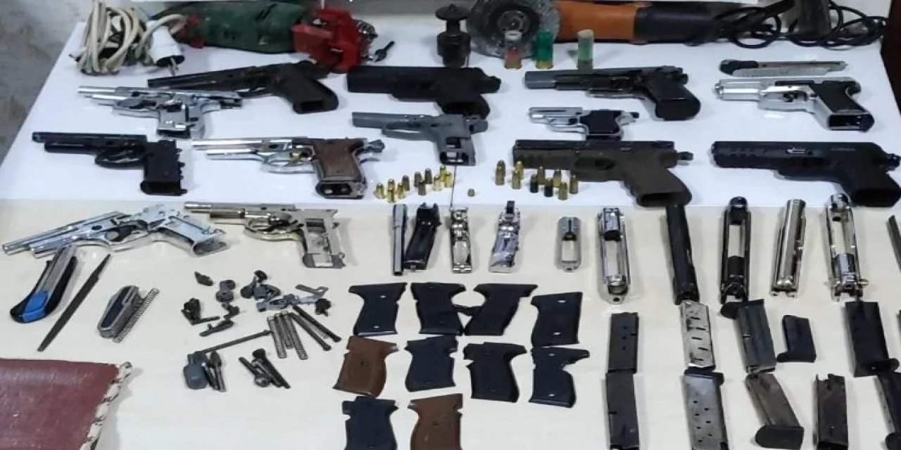 Şırnak dahil 75 ilde ruhsatsız kaçakçılarına yönelik operasyon; bin 31 gözaltı