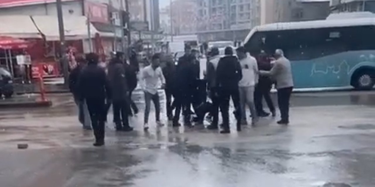 Eşini bıçakladı mahalleli tarafından linç edildi