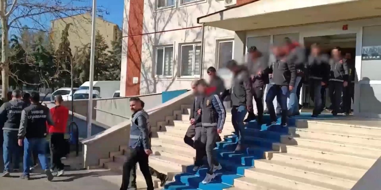 "Akrabalar’ suç örgütüne hava destekli operasyonda 35 kişi tutuklandı