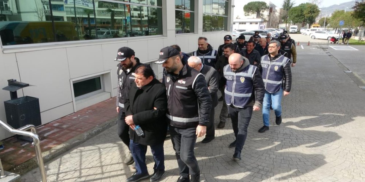 Silah ticareti ve kaçakçılığından 13 şüpheli yakalandı
