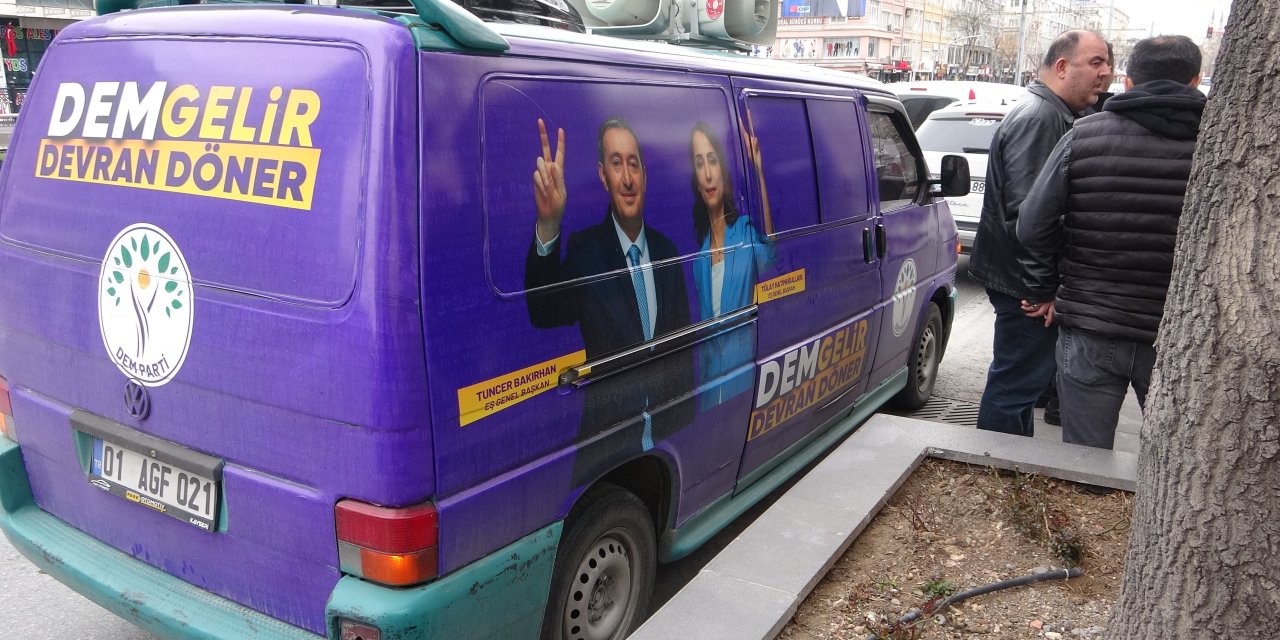 DEM Parti’nin seçim aracı kurşunlandı